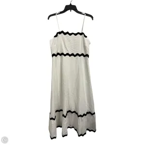 Dress Casual Maxi By Clothes Mentor In White. Size: M